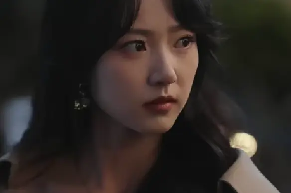 กุหลาบสยบใจต้นสน