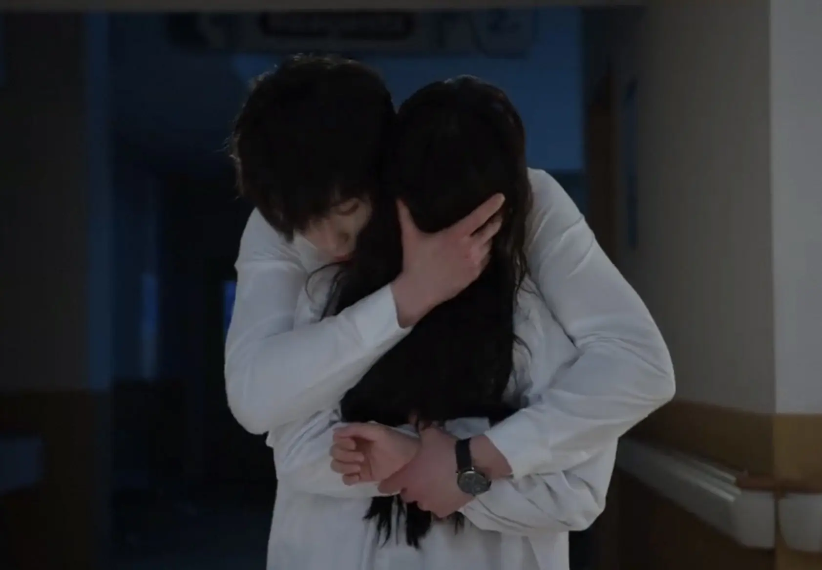 โอบรักแรงเสน่หา