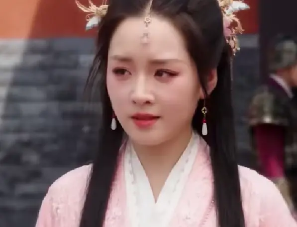 ดุจจันทราเคียงวิมาน