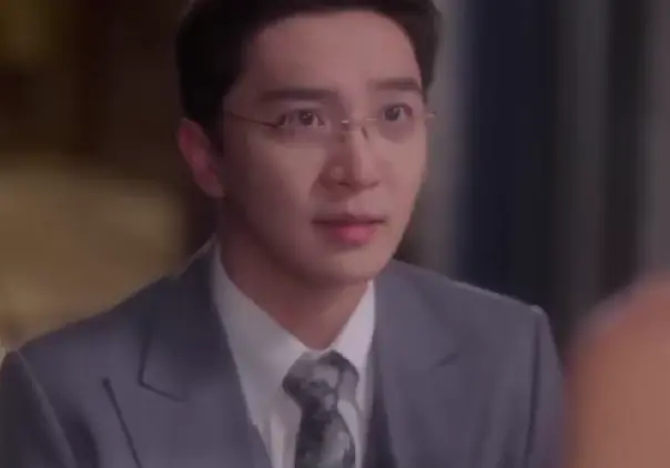 สาวน้อยร้อยเล่ห์