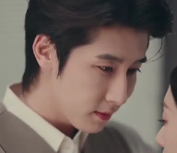 รักเก่าข้างโต๊ะทำงาน