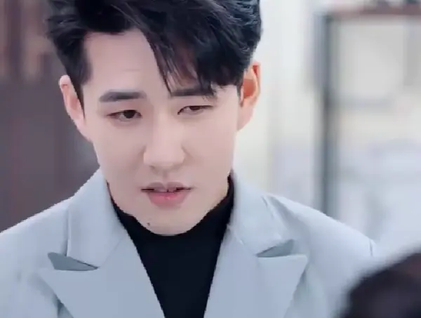 ไม่แย่งกันแต่ยืนข้างกัน